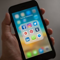 Come sfruttare i social media per invitare potenziali clienti agli eventi fieristici